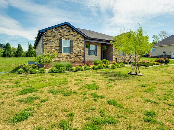3rd image of 1738 Leaf Ln
