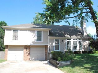 14712 S Arapaho Dr, Olathe, KS 66062