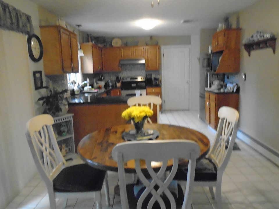 Eat in kitchen