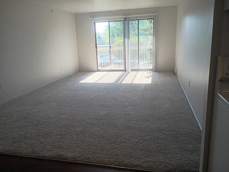 Prentiss Pointe Apartments — Photo 308