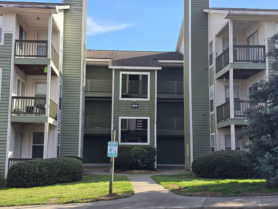 1st image of 979-7 Stewarts Creek Dr