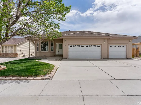 444 Dog Leg Dr, Fernley, NV 89408