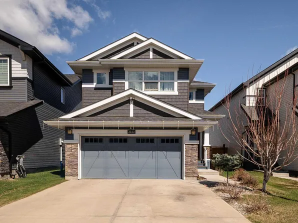 3222 Chernowski Way SW, Edmonton, AB T6W 4G4