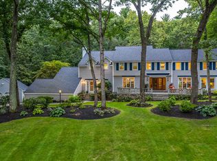 9 Hansom Rd, Andover, MA 01810