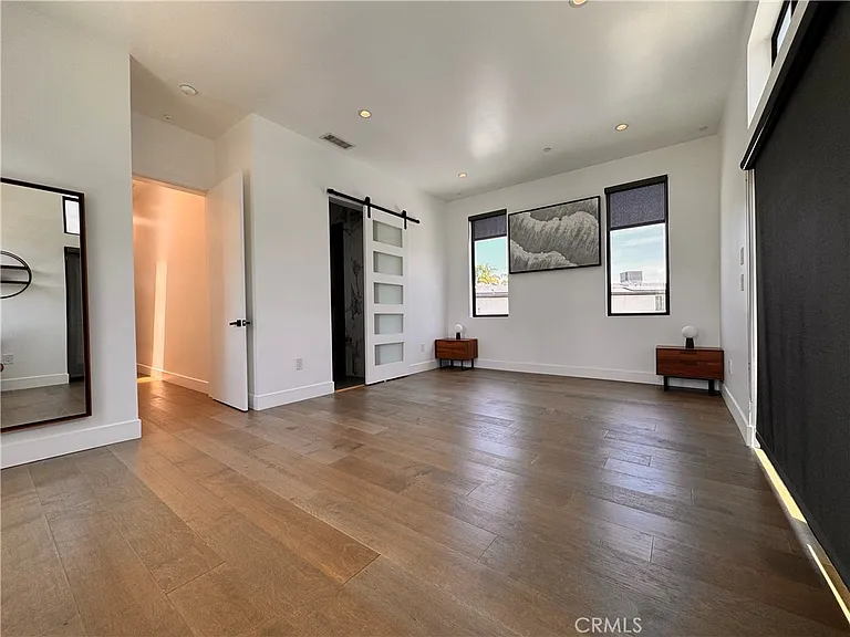 11230 Pickford St — Photo 17