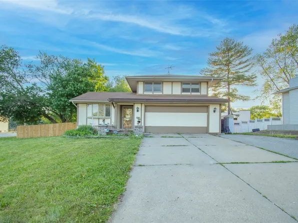 805 Linden Dr, Norwalk, IA 50211