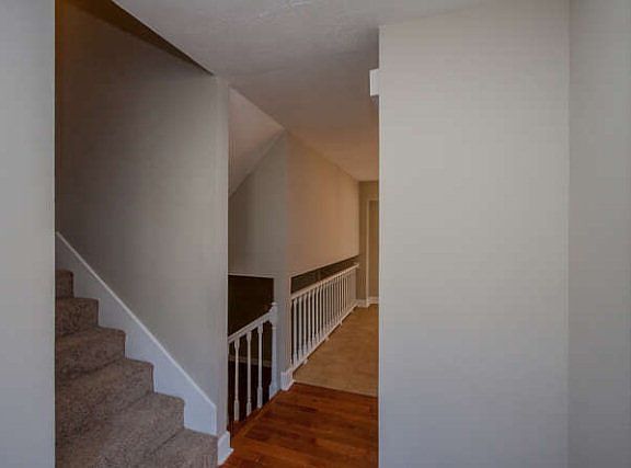 5th image of 3704 Woodcock Dr