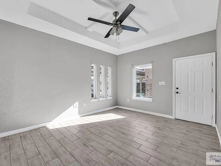 2713 Primrose Ave #B2 — Photo 8