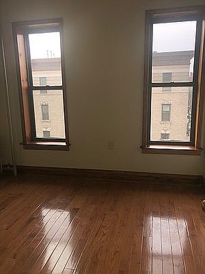 2nd image of 754 Park Pl APT 9