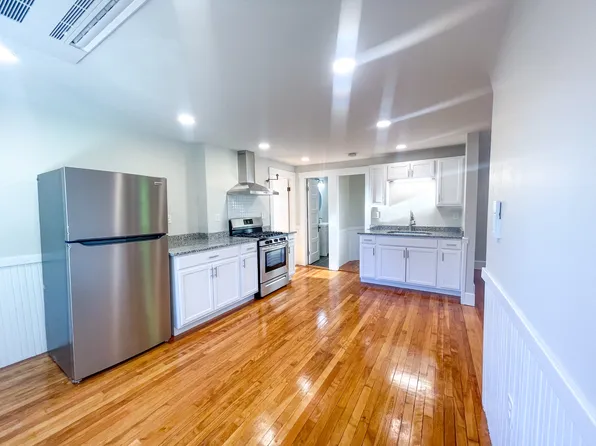 14 Schley St #3, Clinton, MA 01510