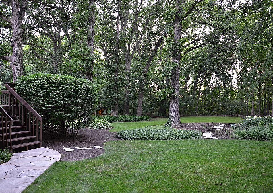 2nd image of 1520 Woodcrest Ct
