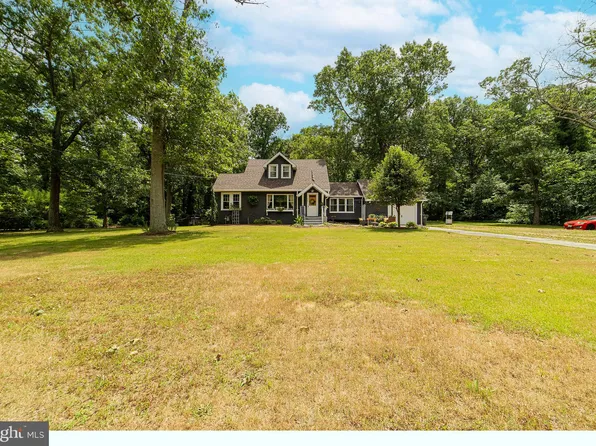 968 Strawberry Ave, Vineland, NJ 08360