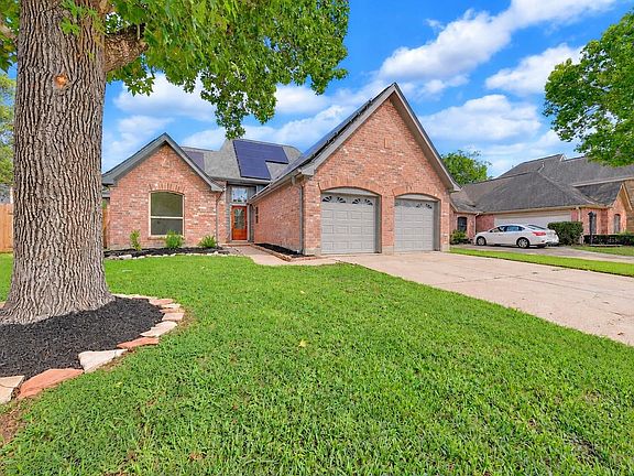 2nd image of 15702 Fern Ridge Dr