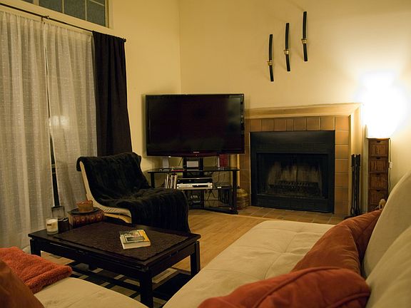 3rd image of 1023 N Knollwood Dr
