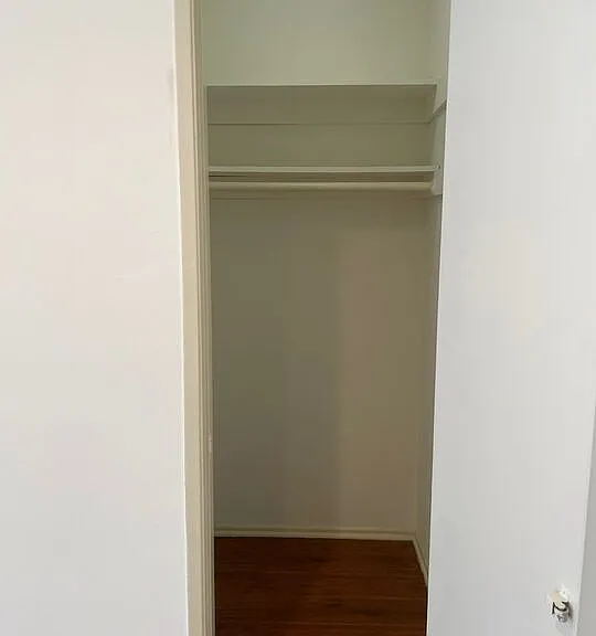 1400 N Fairfax Ave — Photo 24
