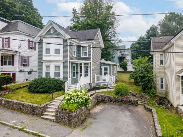 35 19th St, Lowell, MA 01850