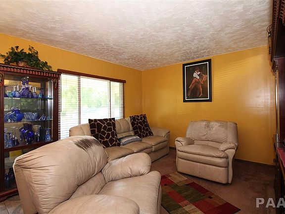 2nd image of 3907 W Hillmont Ct