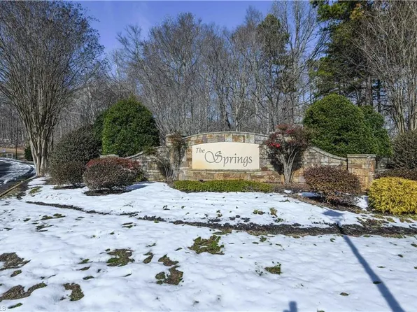 439 Boulder Ridge Dr, Denton, NC 27239