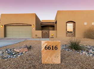 6616 Rim Rock Cir NW, Albuquerque, NM 87120