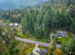 27211 SE Grand Ridge Dr, Issaquah, WA 98029