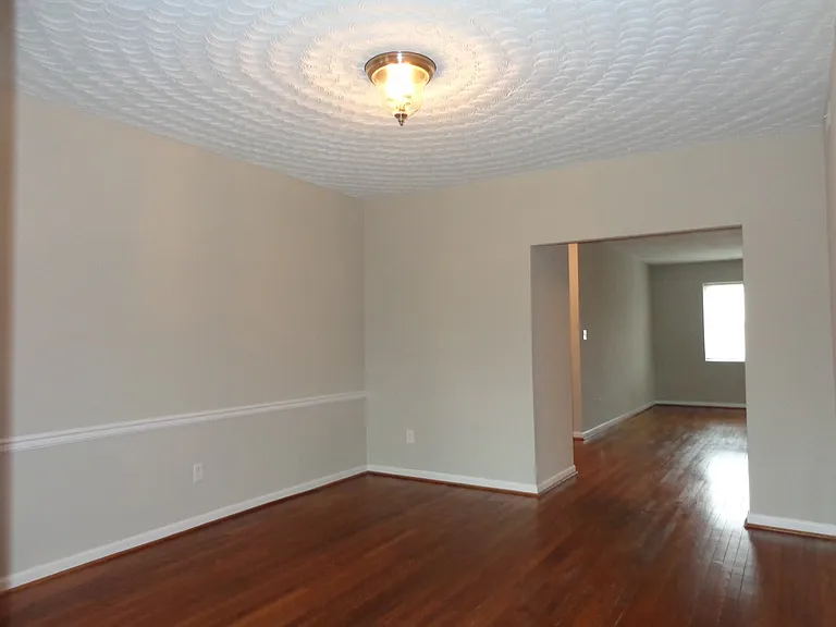 625 W Princess Anne Rd — Photo 4