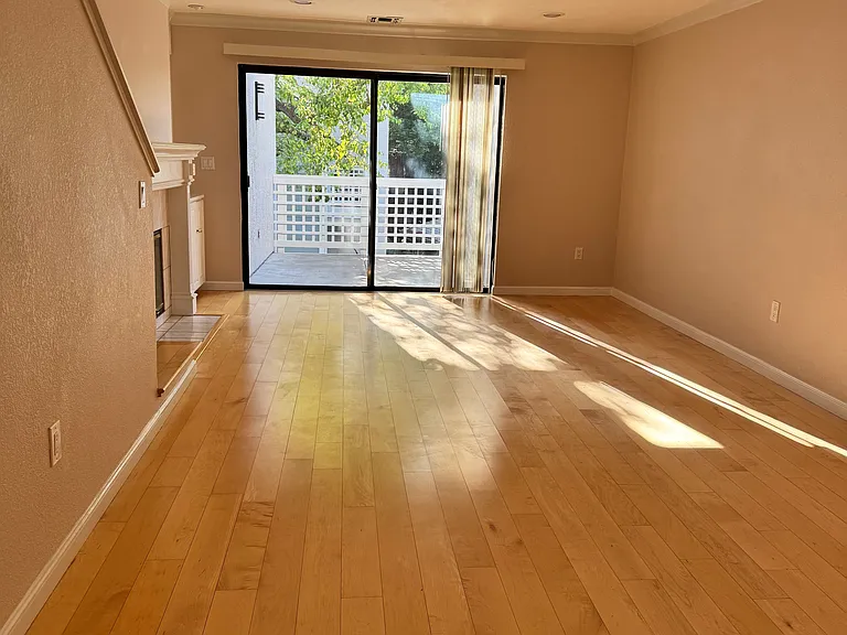2681 Oak Rd #220 — Photo 3