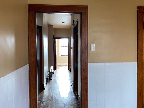 2nd image of 501 Dover Pl