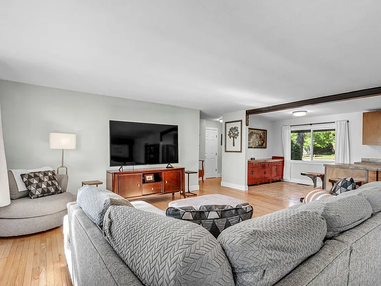 2655 Parkway Dr — Photo 18
