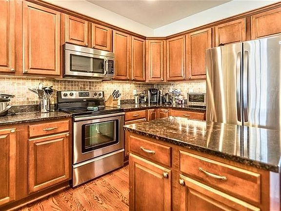 4th image of 358 Marshall Heights Dr