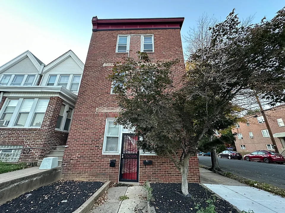 6236 Hasbrook Ave #3