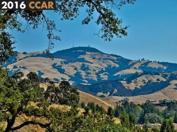 142 Smith Rd, Alamo, CA 94507
