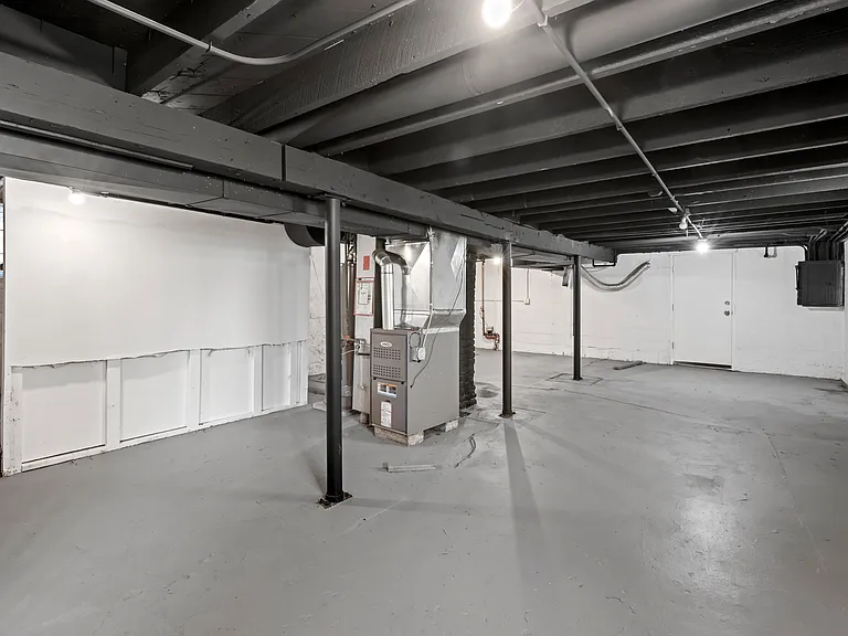 1132 Waite St — Photo 13