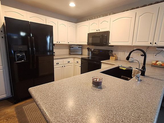 2nd image of 2025 Settlers Dr