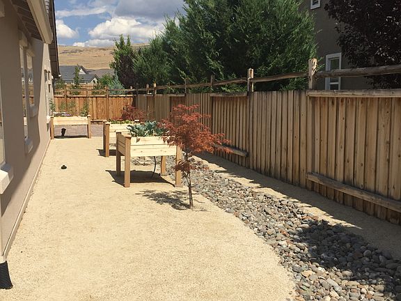 Room for garden bins