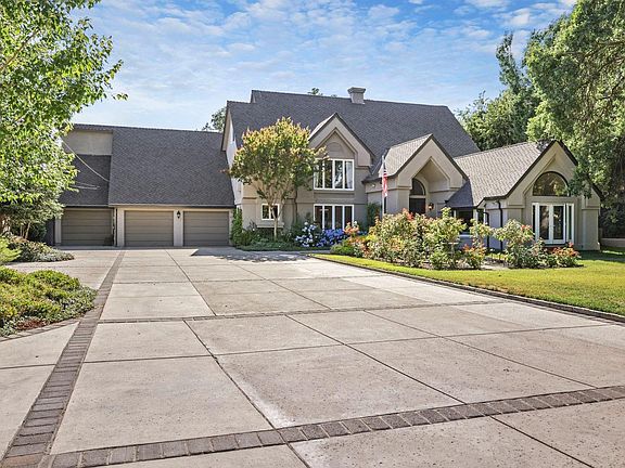3rd image of 545 Wilhaggin Dr