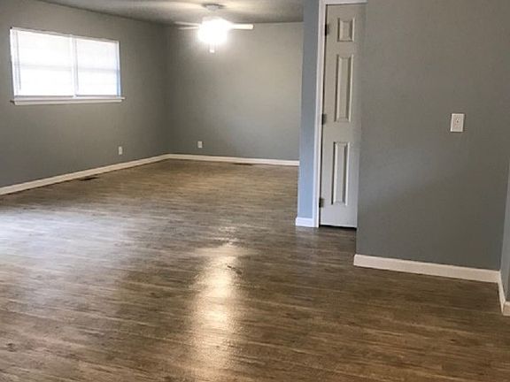 4th image of 1106 Young Ave