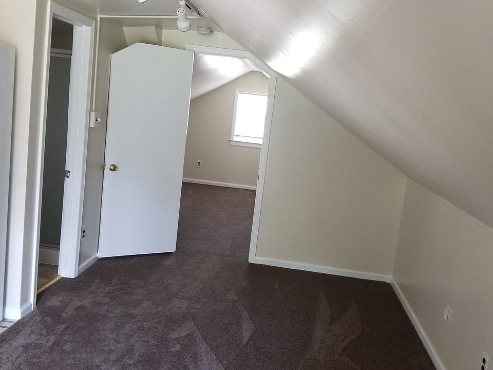 2nd image of 1908 Springdale Rd #B