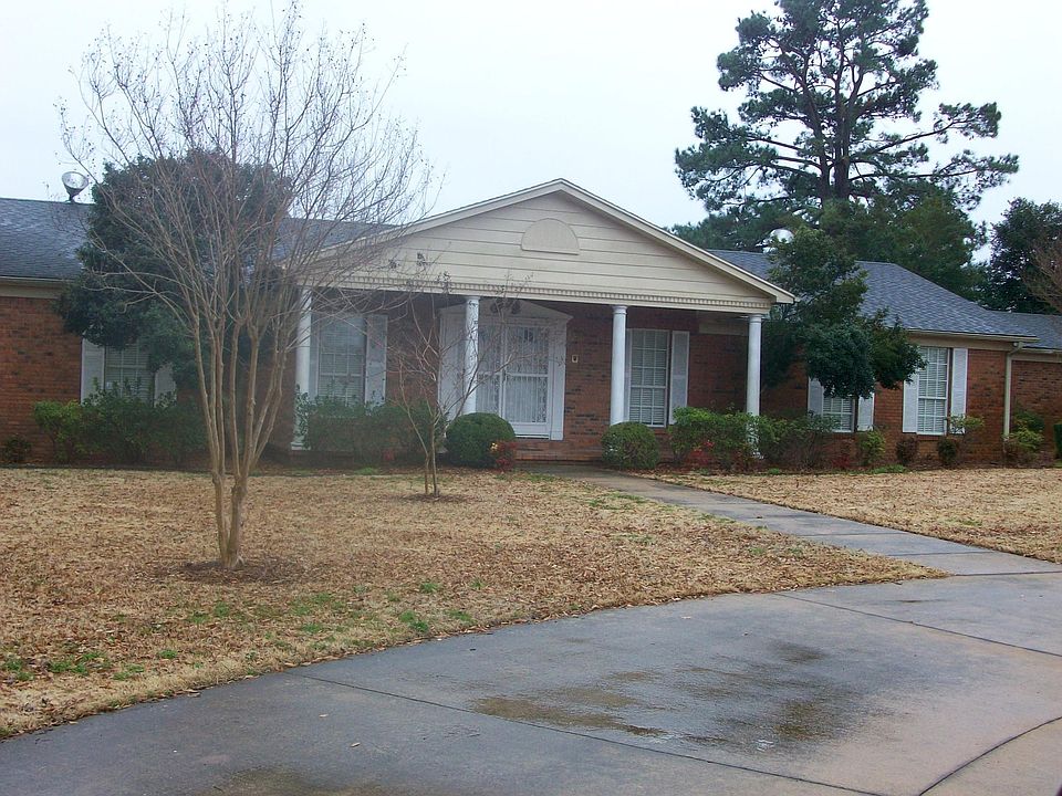 1st image of 200 Lakelook Dr