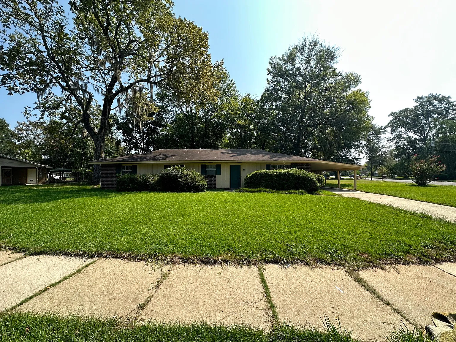 4 bed, 1624 sqft, $1,600 — Photo 1