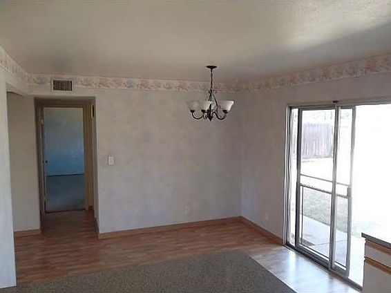 4th image of 13710 McKenzie Ave