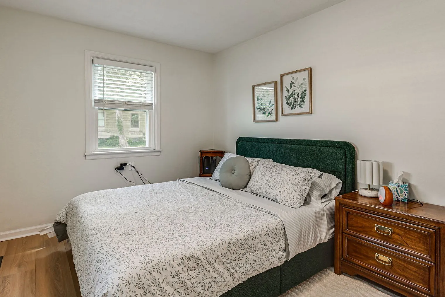 3 bed, 1.0 bath, 1636 sqft, $3,612 — Photo 4