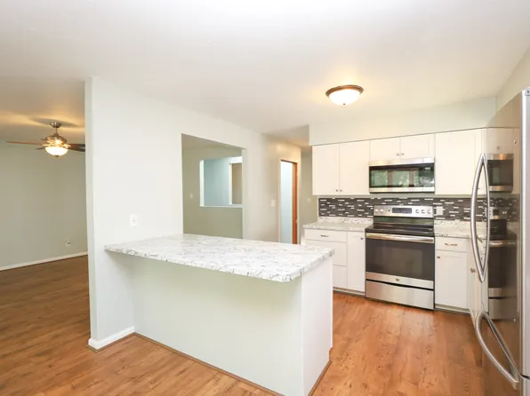 623 23rd St NE, Rochester, MN 55906