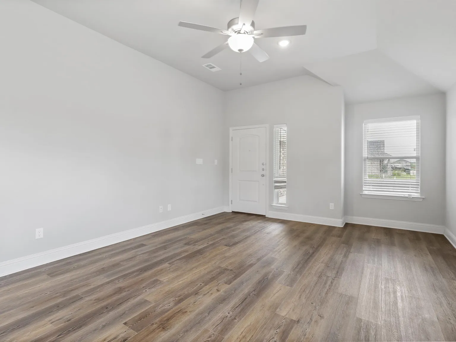 1601 Aleia Cove, Sherman, Tx 75092_Dnr_For Sale Okr - 1 — Photo 4