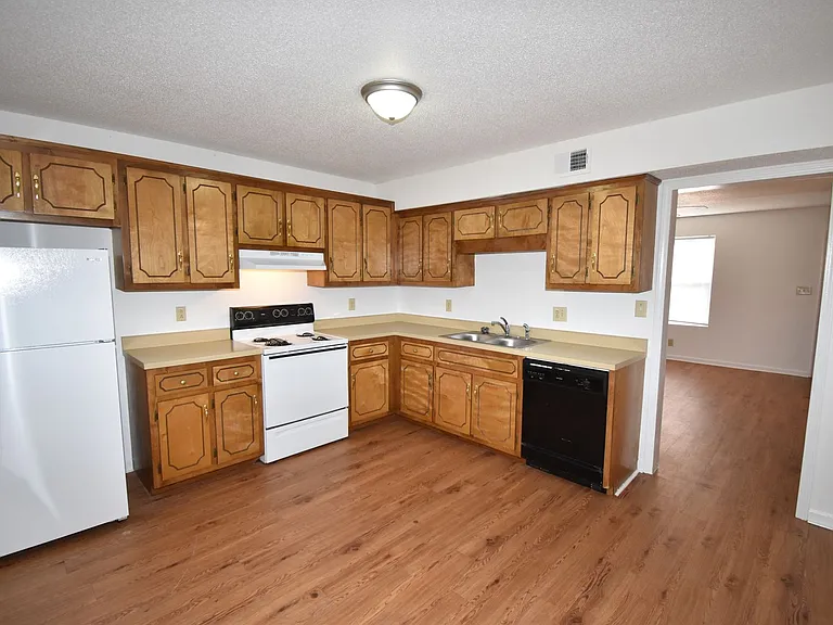 Tower Dr - 3264 — Photo 20