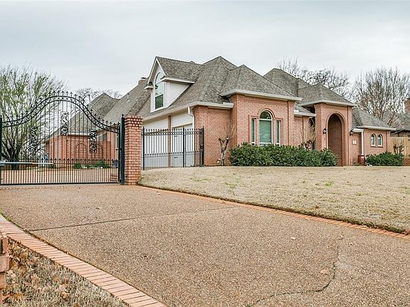 3rd image of 8333 Thornhill Dr