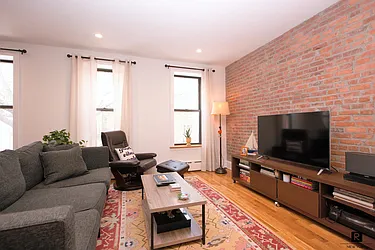 Rented by R New York