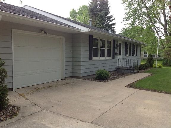 3rd image of 1004 Elmhill Dr