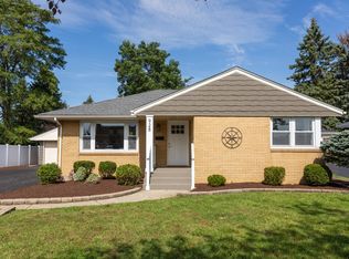 928 E 8th St, Lockport, IL 60441