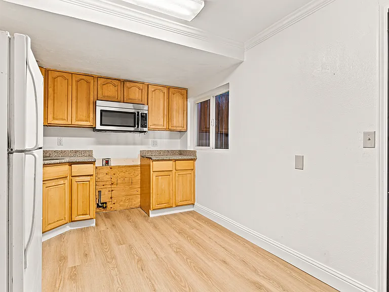1015 82nd Ave — Photo 33
