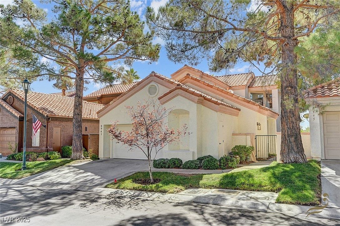 8941 Diamond Falls Dr